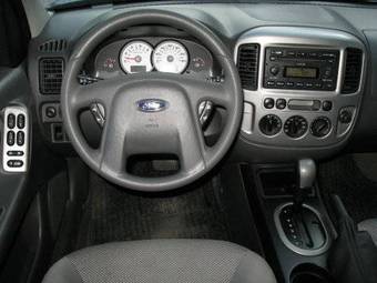2004 Ford Escape Photos