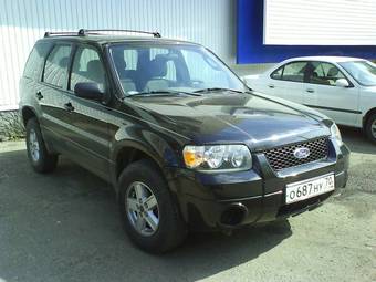 2004 Ford Escape Photos