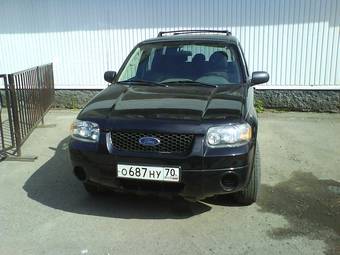 2004 Ford Escape Photos