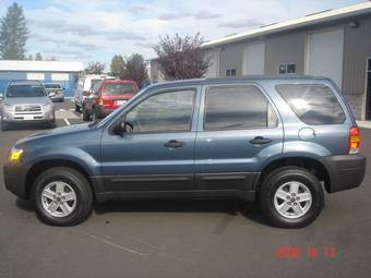 2004 Ford Escape Photos