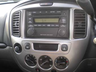 2004 Ford Escape Pictures