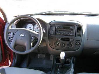 2004 Ford Escape Photos