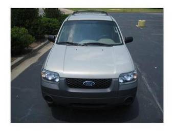 2004 Ford Escape Photos