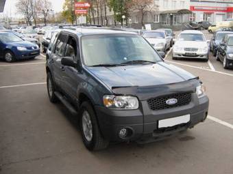 2004 Ford Escape Photos