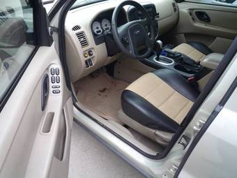 2004 Ford Escape Photos