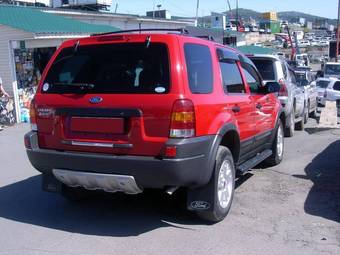 2004 Ford Escape Photos