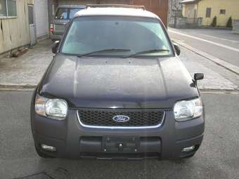 2005 Ford Escape Photos