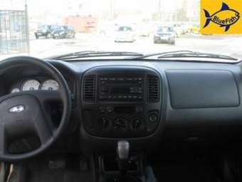 2005 Ford Escape Photos