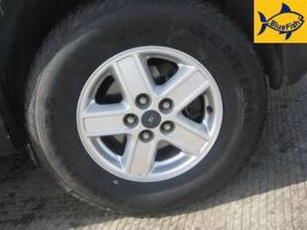 2005 Ford Escape Images