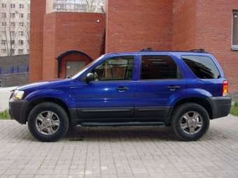 2005 Ford Escape Images