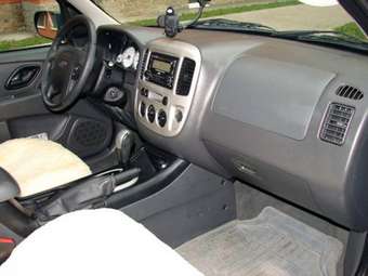 2005 Ford Escape Pictures