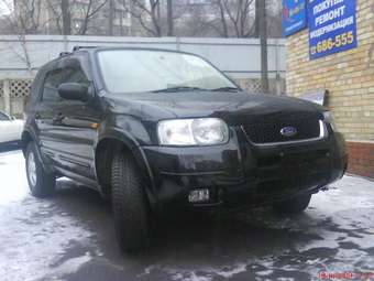 2005 Ford Escape Photos