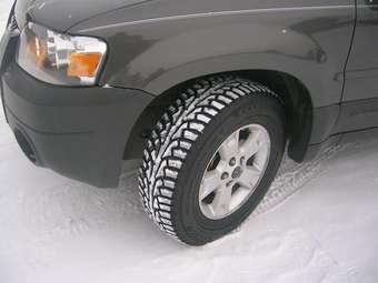 2005 Ford Escape Images