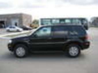 2005 Ford Escape Photos