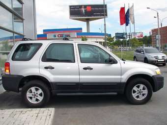 2005 Ford Escape Pictures