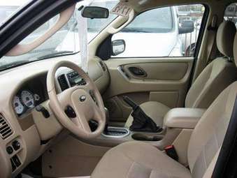2005 Ford Escape Images