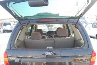 2005 Ford Escape Pictures