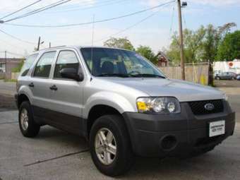 2005 Ford Escape Pictures