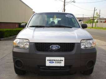 2005 Ford Escape Photos