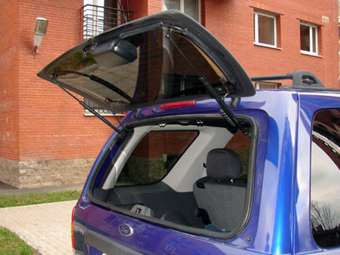 2005 Ford Escape Pictures