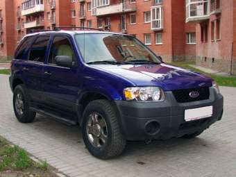 2005 Ford Escape Photos