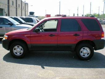 2005 Ford Escape Photos