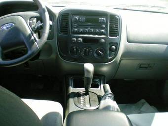 2005 Ford Escape Pictures