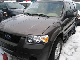 2005 Ford Escape Pictures