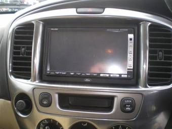 2005 Ford Escape Images