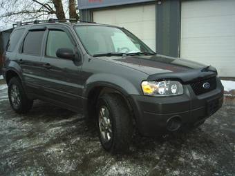 2005 Ford Escape Images