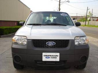2005 Ford Escape Photos