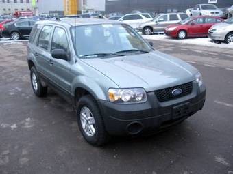 2005 Ford Escape Pictures
