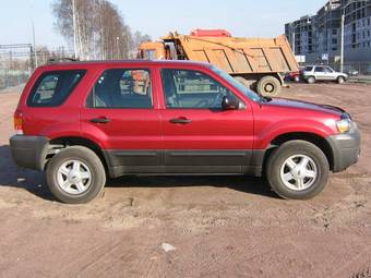 2005 Ford Escape Photos
