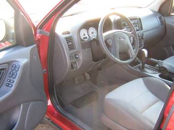 2005 Ford Escape Pics