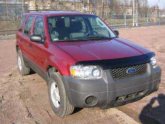 2005 Ford Escape Photos