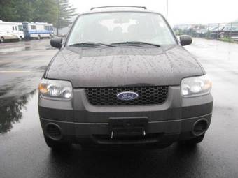 2005 Ford Escape Photos