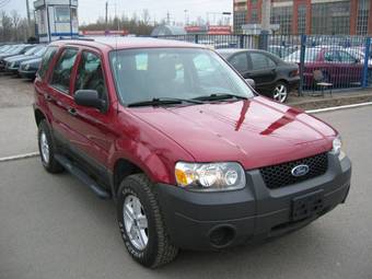 2005 Ford Escape Images