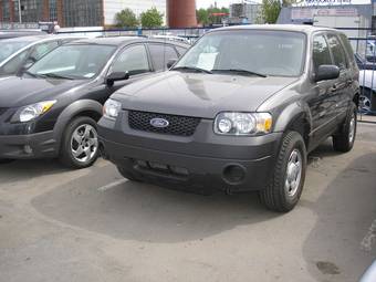 2005 Ford Escape Pictures