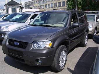 2005 Ford Escape Photos