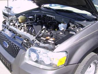2005 Ford Escape Images