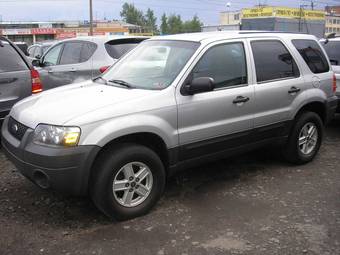 2005 Ford Escape Photos