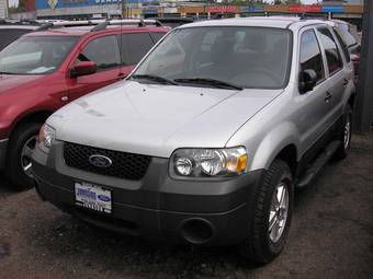 2005 Ford Escape Photos