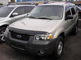 2005 Ford Escape Photos