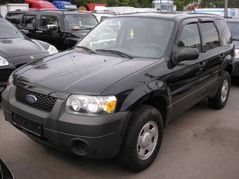 2005 Ford Escape Photos