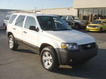 2005 Ford Escape Photos
