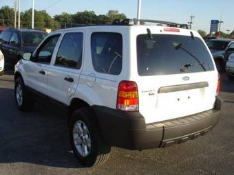 2005 Ford Escape Photos