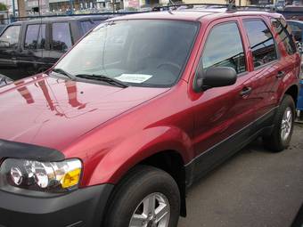 2005 Ford Escape Pictures