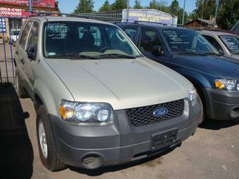 2005 Ford Escape Pictures