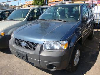 2005 Ford Escape Photos