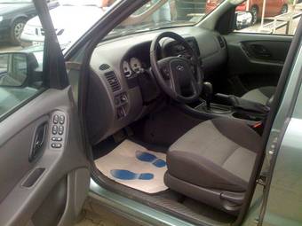 2005 Ford Escape Pictures